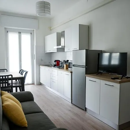 Simon Apartment *
